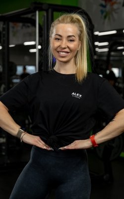 Инструктор тренажерного зала Назарова Анжелика