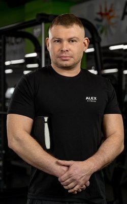 Инструктор тренажерного зала Анатолий Михеев