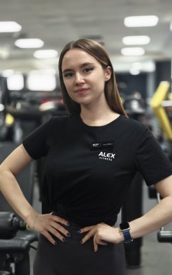 Инструктор тренажерного зала Зорина  Полина 