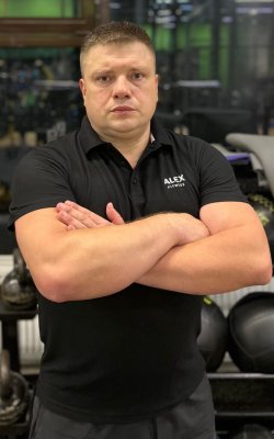 Инструктор групповых программ Серов Николай